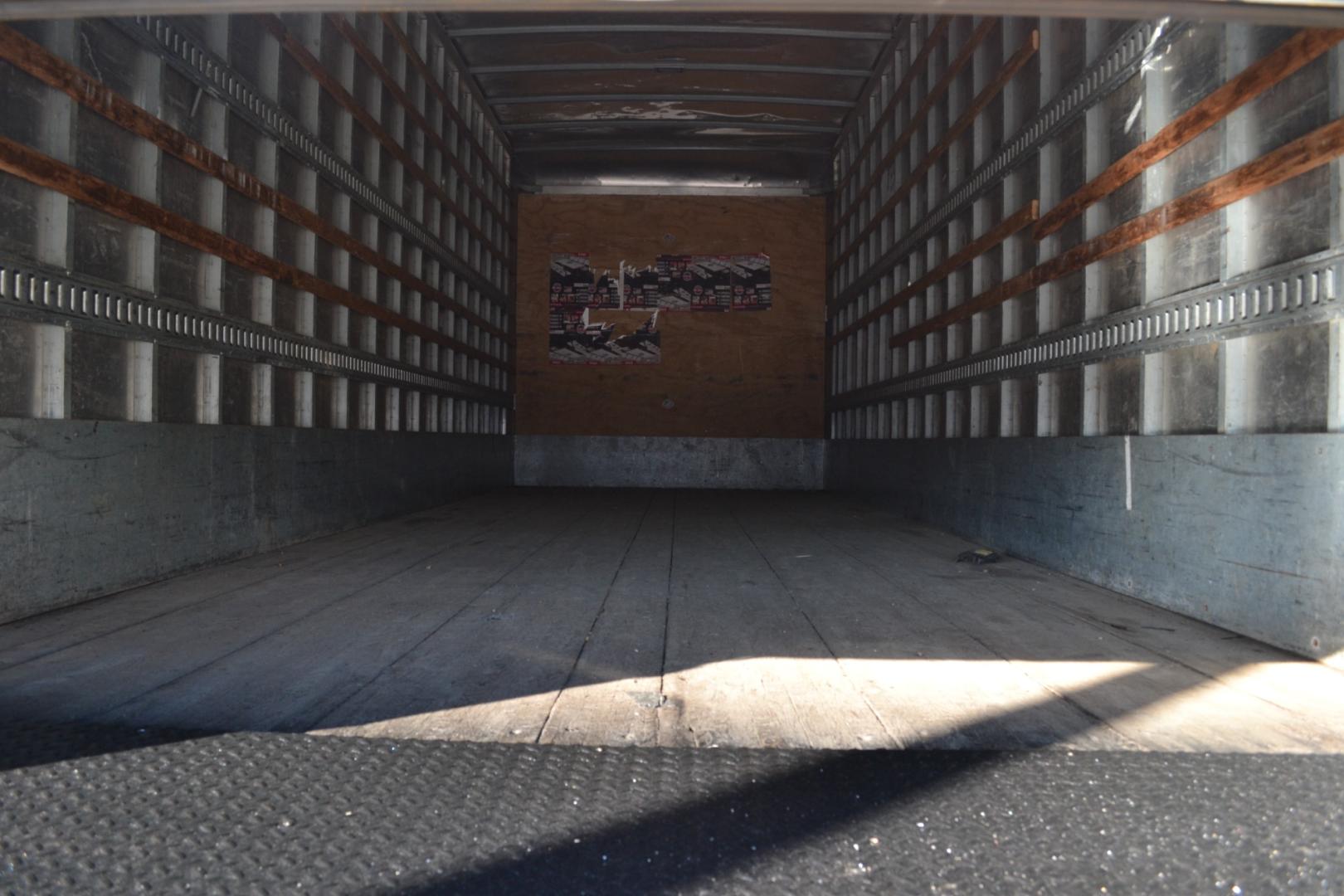 2017 WHITE /BLACK FREIGHTLINER M2-106 with an CUMMINS ISB 6.7L 260HP engine, ALLISON 2500RDS AUTOMATIC transmission, located at 9172 North Fwy, Houston, TX, 77037, (713) 910-6868, 29.887470, -95.411903 - 26,000LB GVWR NON CDL , MORGAN 26FT BOX, 13FT CLEARANCE, HEIGHT 103" X WIDTH 102", AIR RIDE, EXTENDED CAB BENCH SEAT, 80 GALLON FUEL TANK, POWER WINDOWS, LOCKS, & MIRRORS, COLD A/C, MAXON 3,000LB CAPACITY ALUMINUM LIFT GATE - Photo#4
